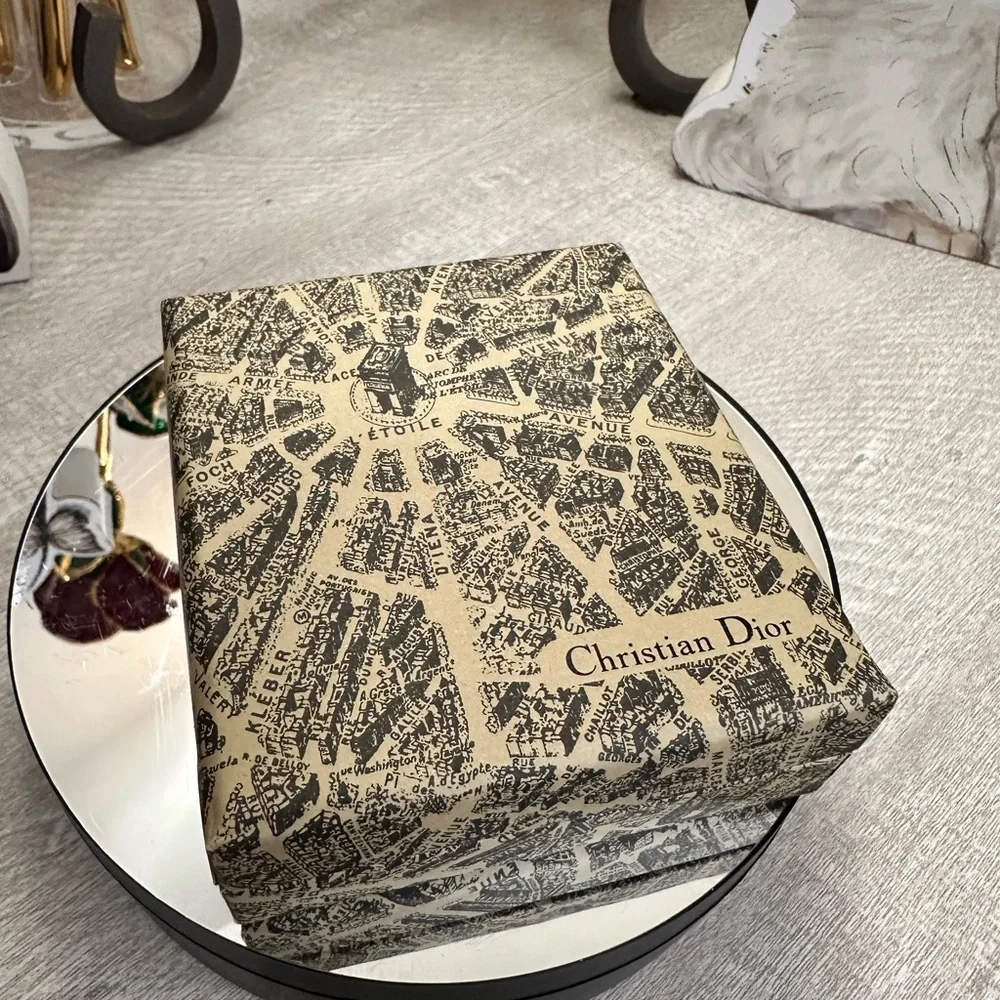 Dior Gold Heart Padlock and Key - Picture 3 of 3